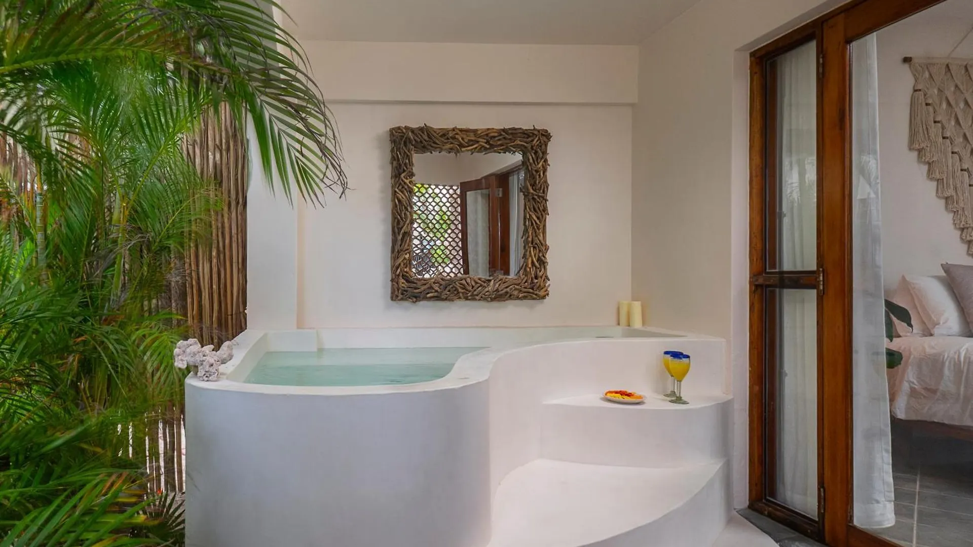 Hotel Mantaray Tulum 5*,